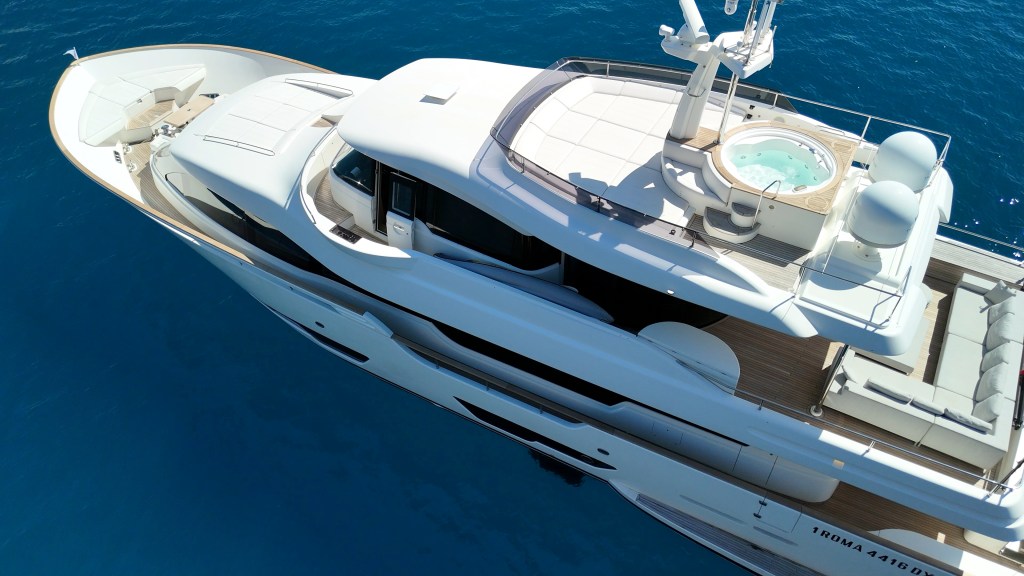 jacuzzi navetta custom line 28 mt